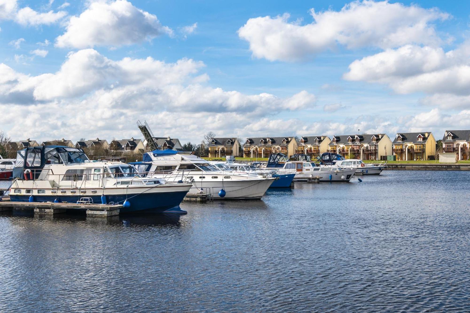 Shannonside - Stylish 5 Bed Marina Home & 40Ft Mooring Termonbarry ภายนอก รูปภาพ